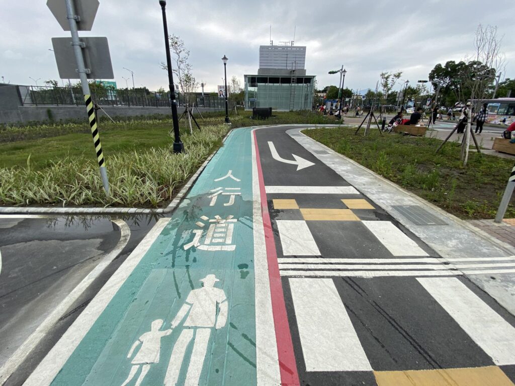 福星公園交通教學區,包含圓環、彎道與人行道練習空間。